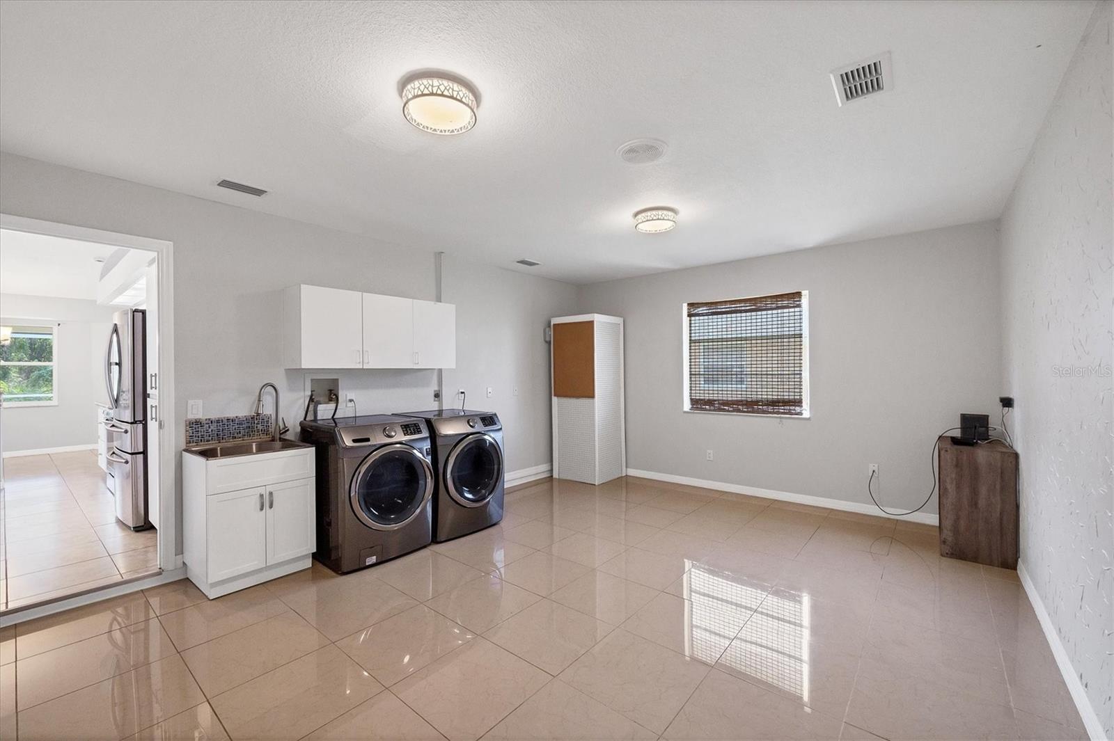 Image 28 of 48 For 1550 Biscayne Drive