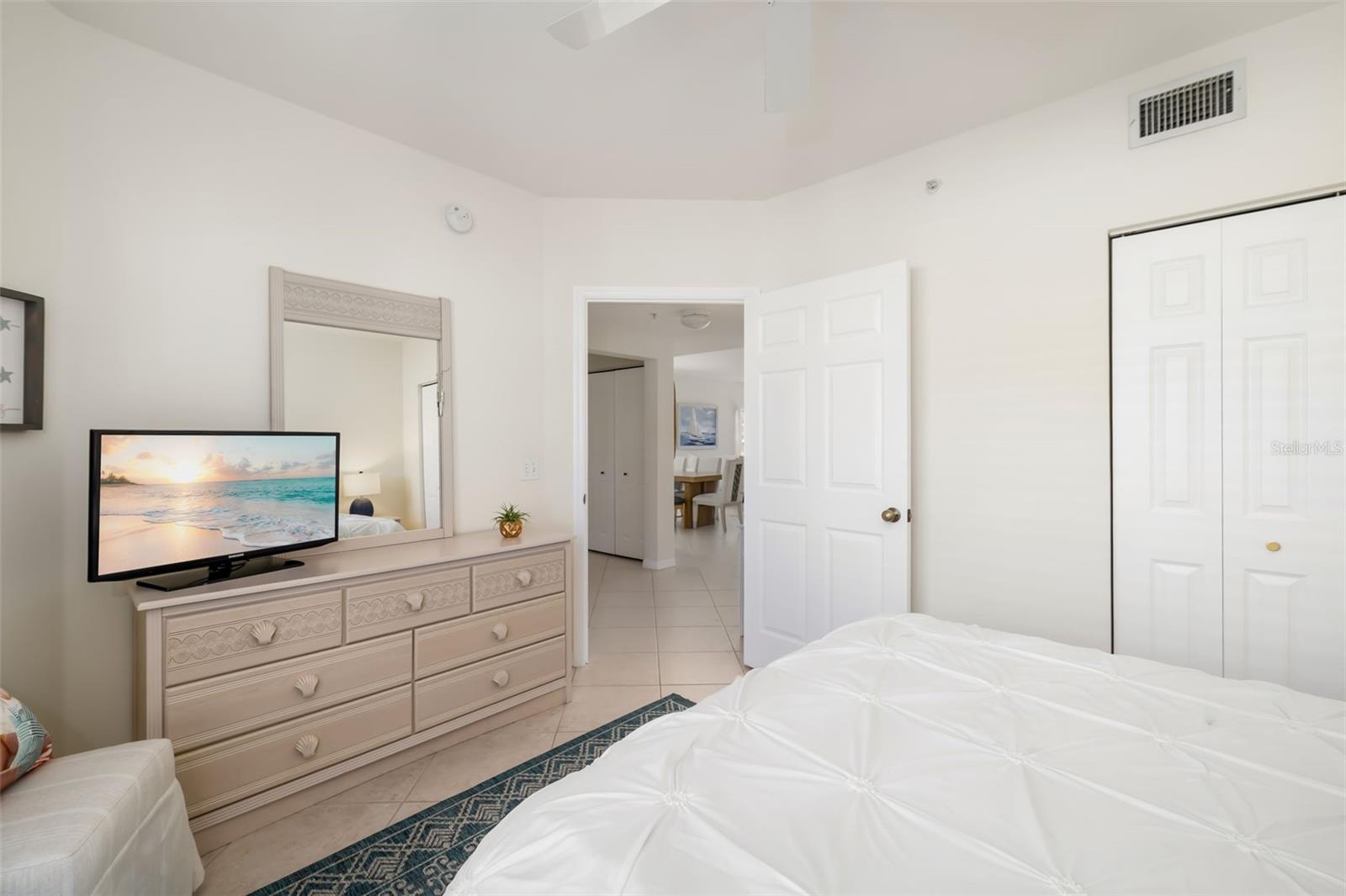 Image 25 of 48 For 410 Laurel Lake Drive 101