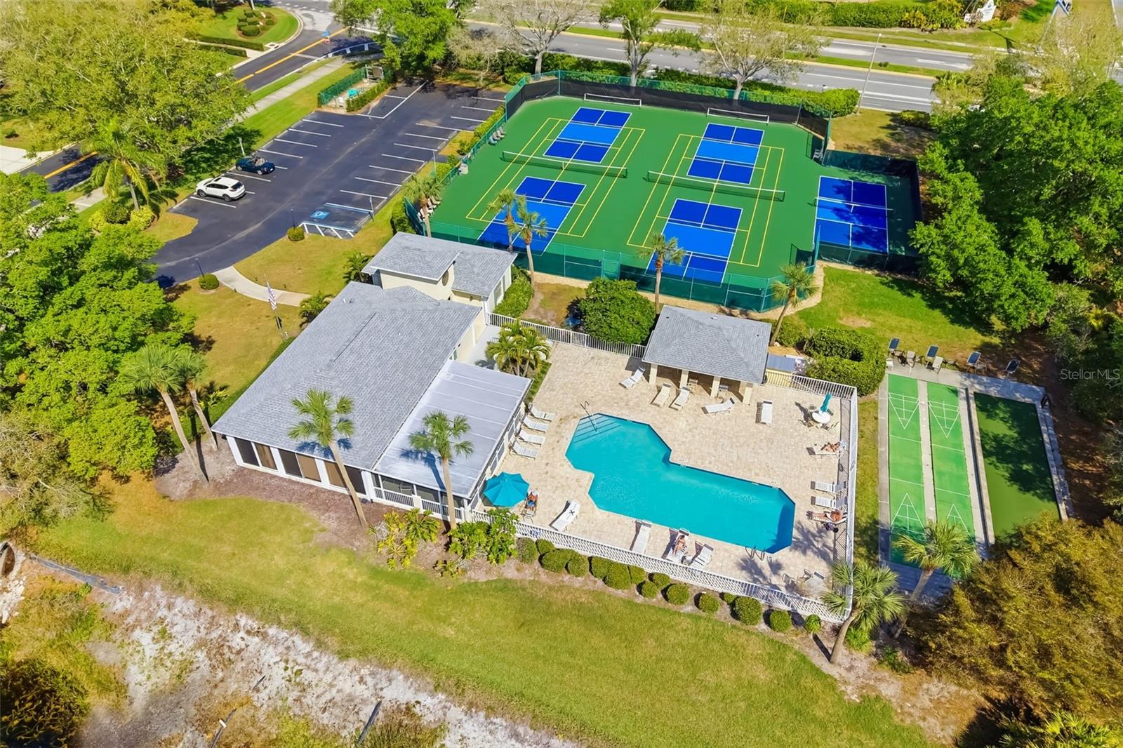 Image 39 of 48 For 410 Laurel Lake Drive 101