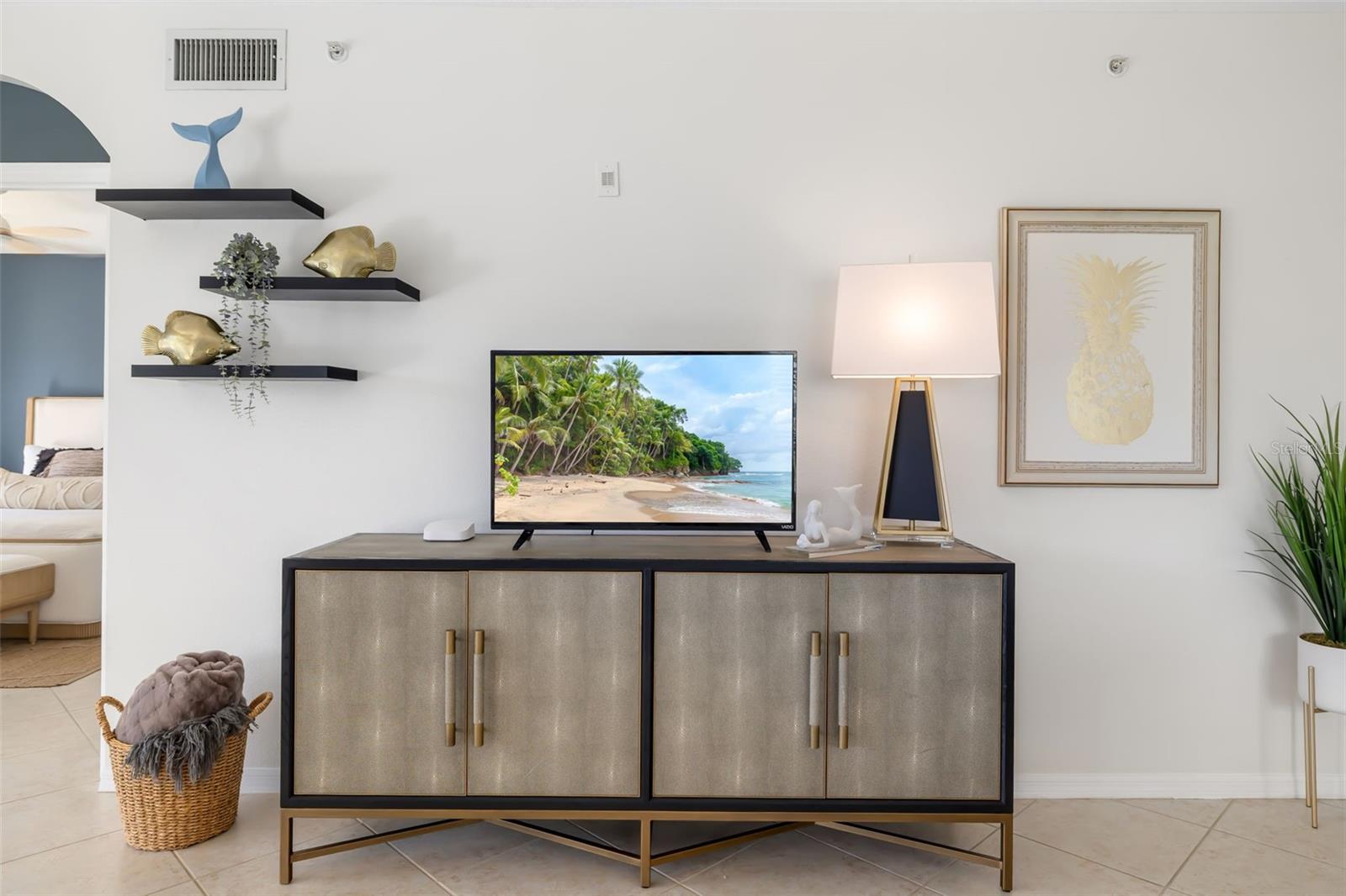 Image 9 of 48 For 410 Laurel Lake Drive 101