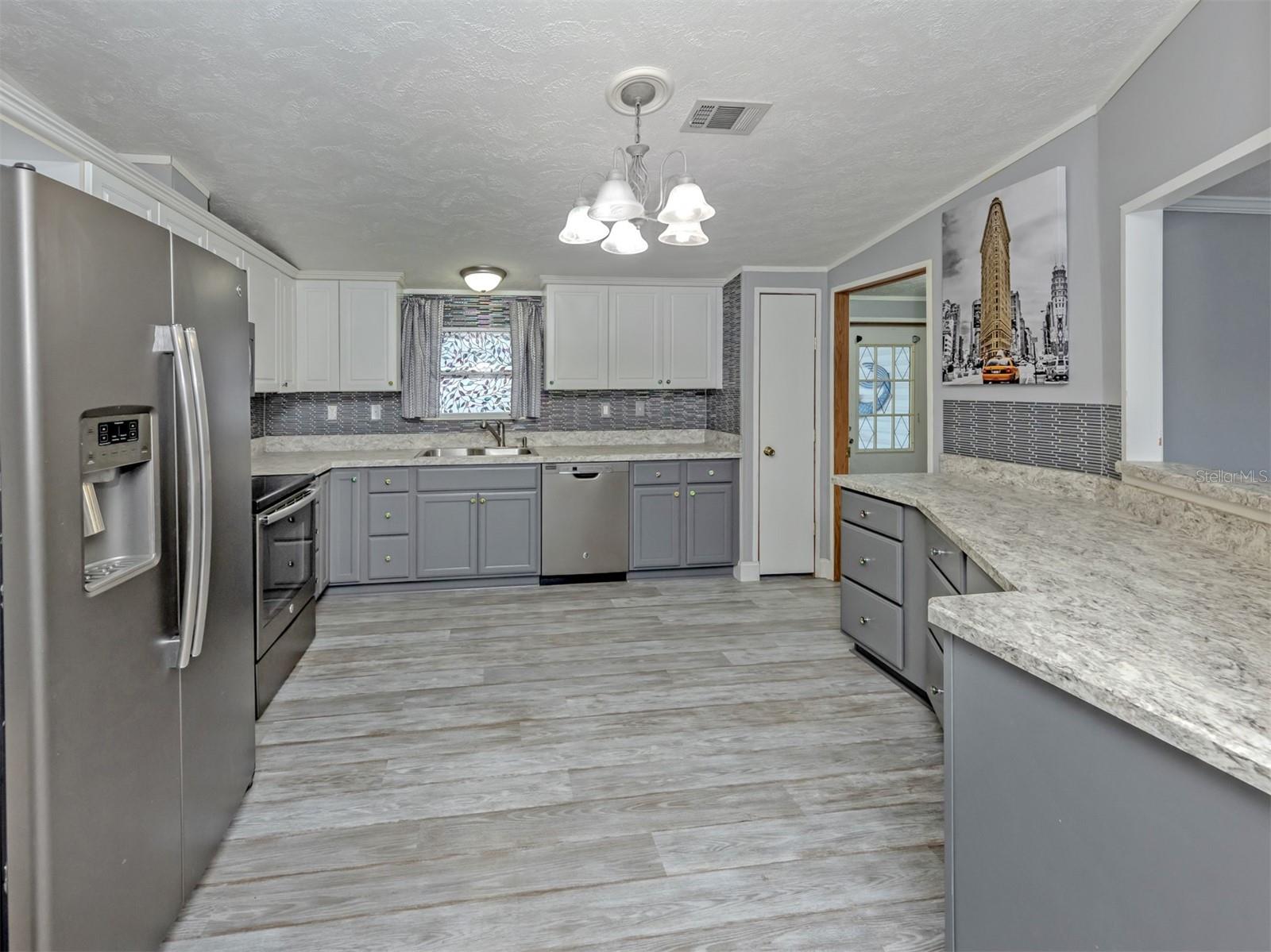 Image 18 of 65 For 583 Portside Drive