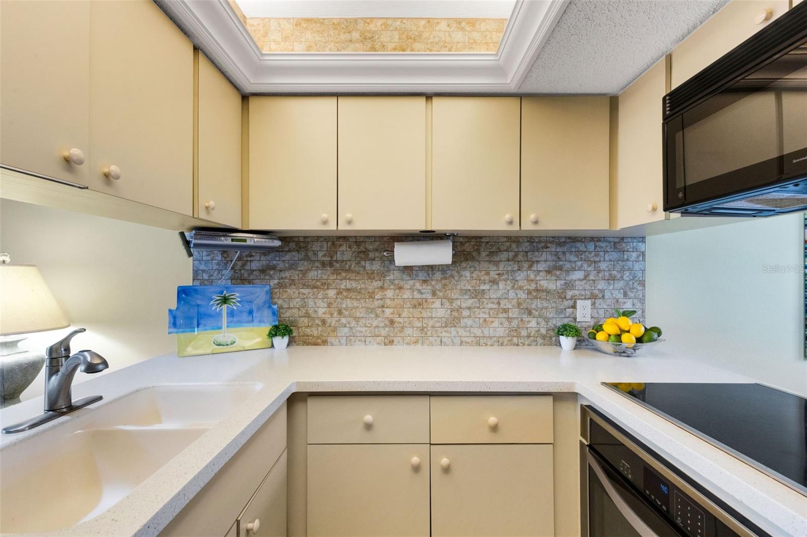 Image 10 of 84 For 744 Cadiz Road 7