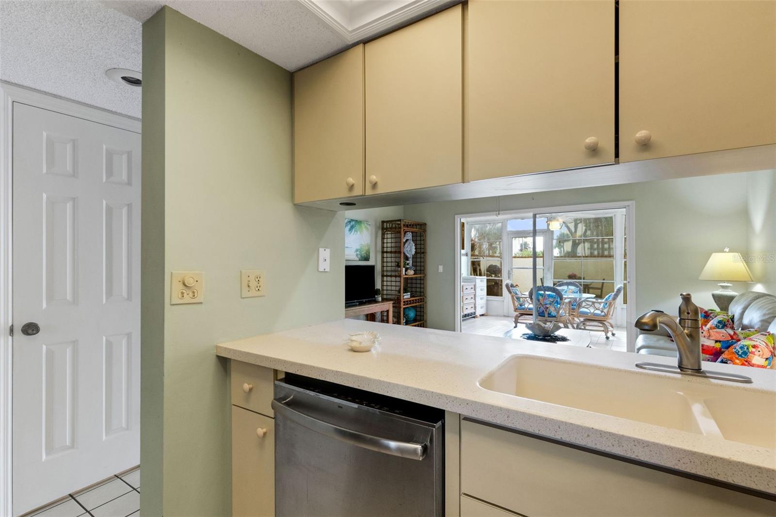 Image 12 of 84 For 744 Cadiz Road 7