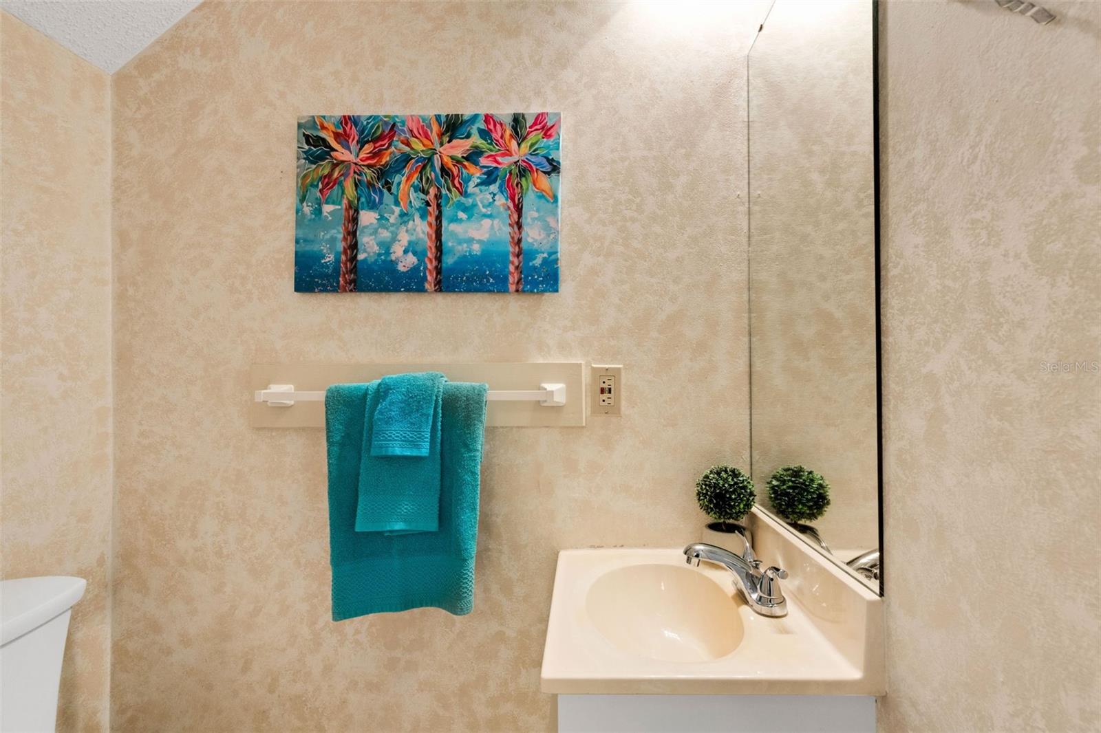 Image 13 of 84 For 744 Cadiz Road 7