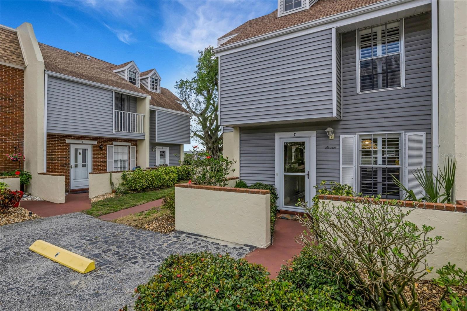 Image 47 of 84 For 744 Cadiz Road 7