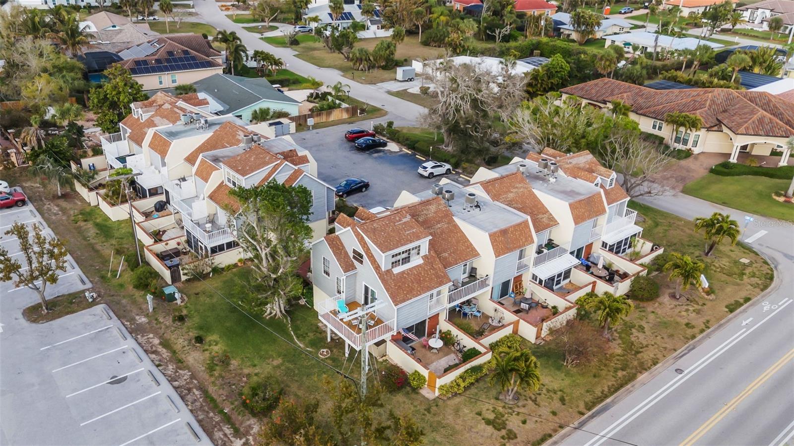 Image 60 of 84 For 744 Cadiz Road 7