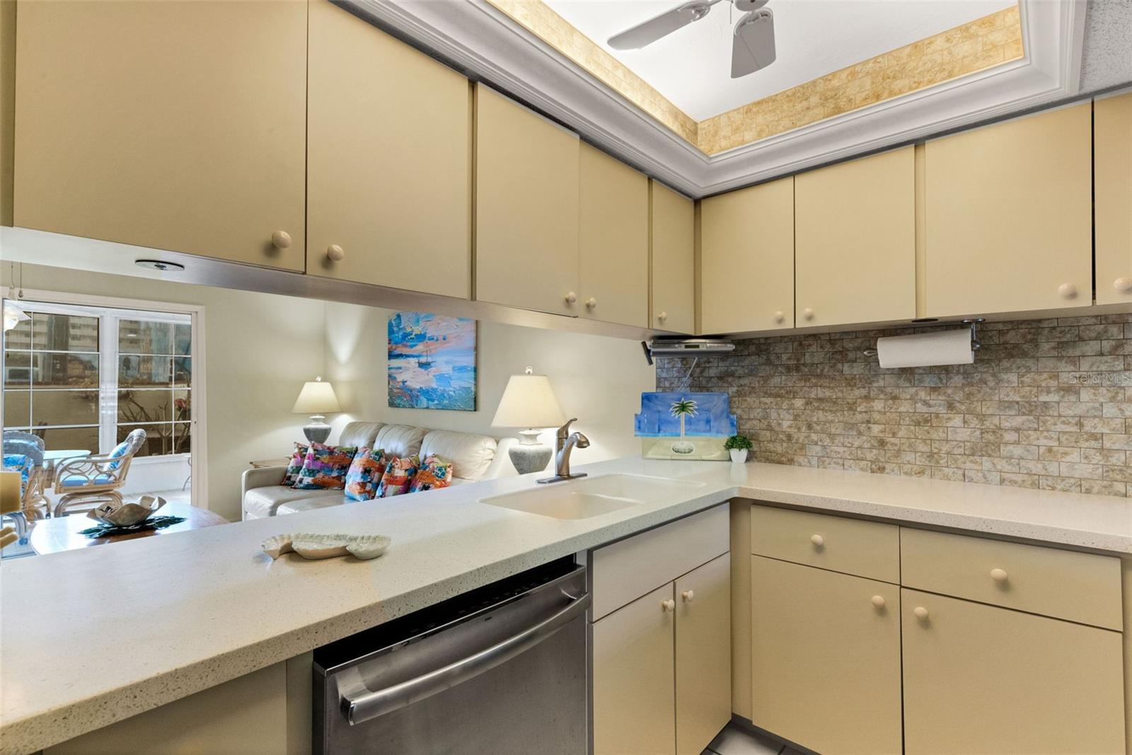 Image 9 of 84 For 744 Cadiz Road 7