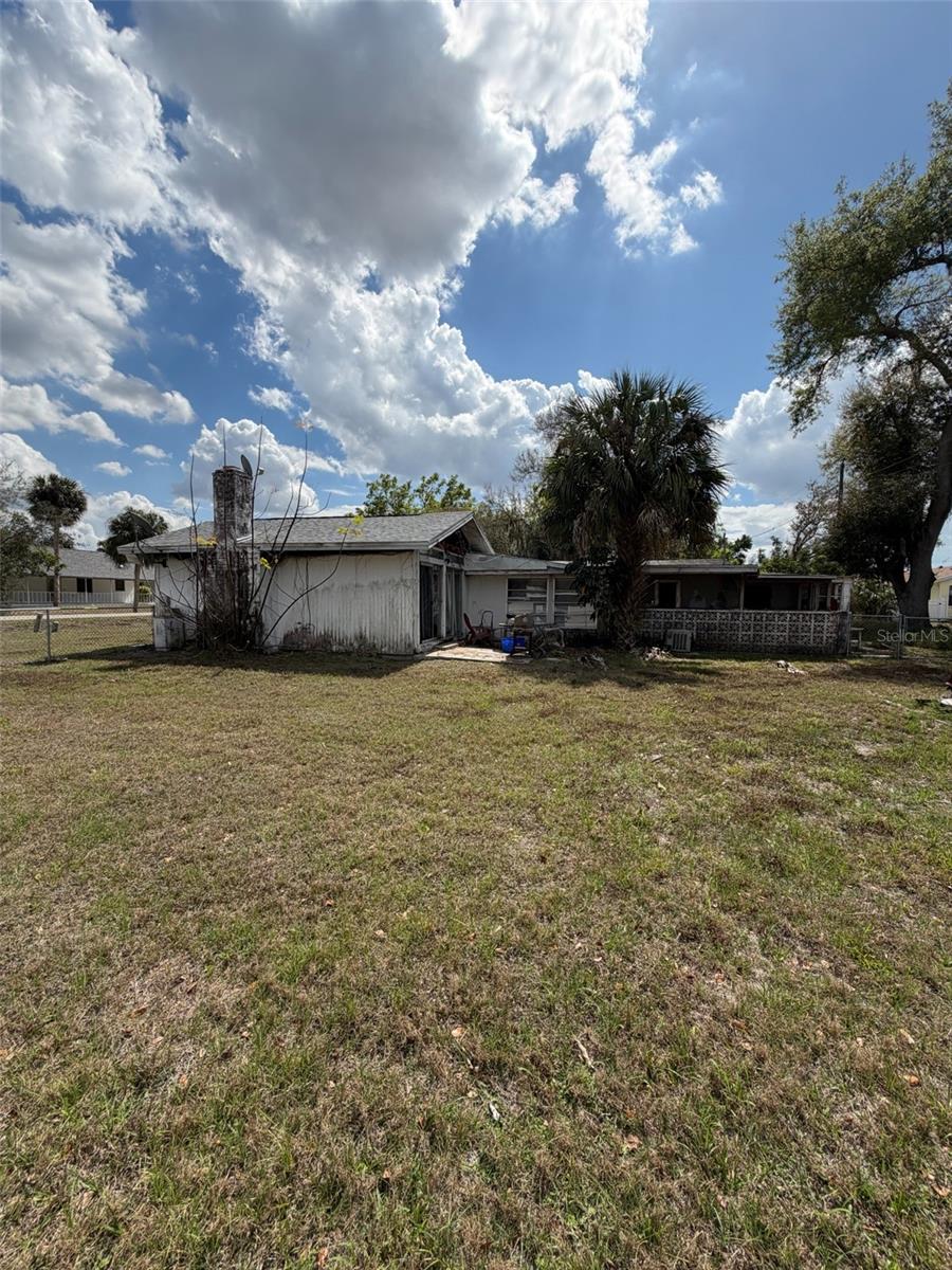 Image 5 of 6 For 5819 Howard Lane