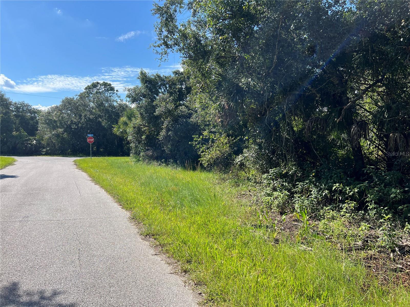 Listing photo id 9 for  Jeming Road 