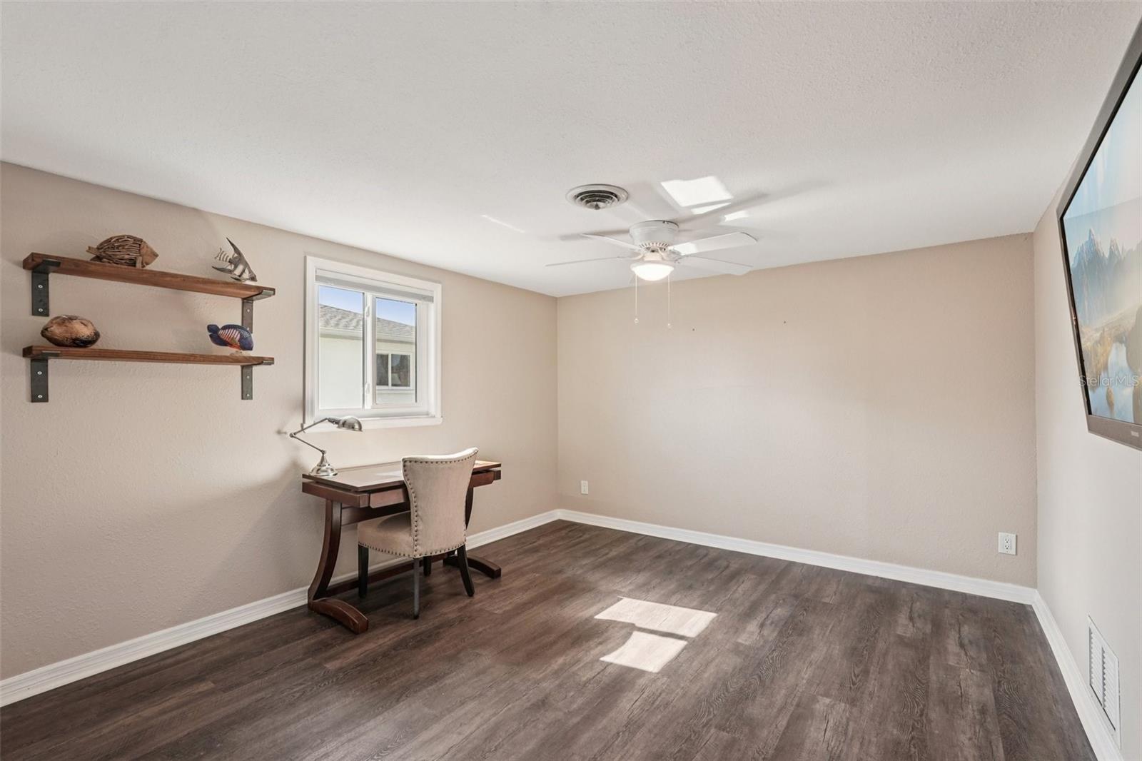 Image 17 of 46 For 1956 Greenlawn Drive