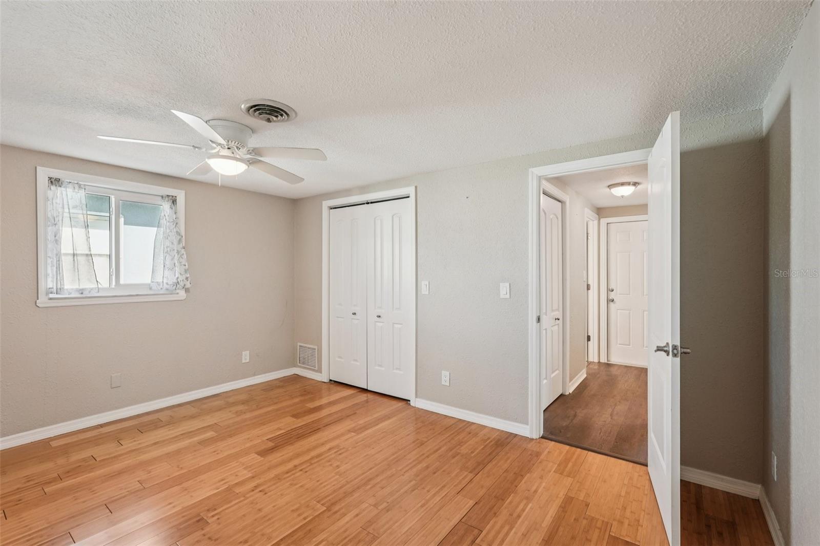 Image 22 of 46 For 1956 Greenlawn Drive