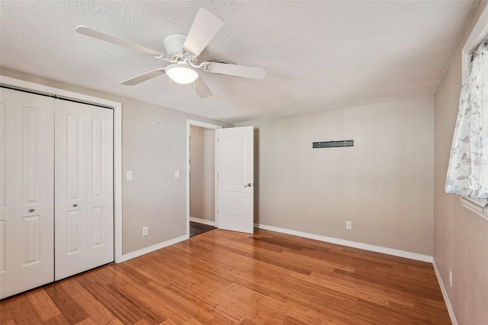 Image 23 of 46 For 1956 Greenlawn Drive