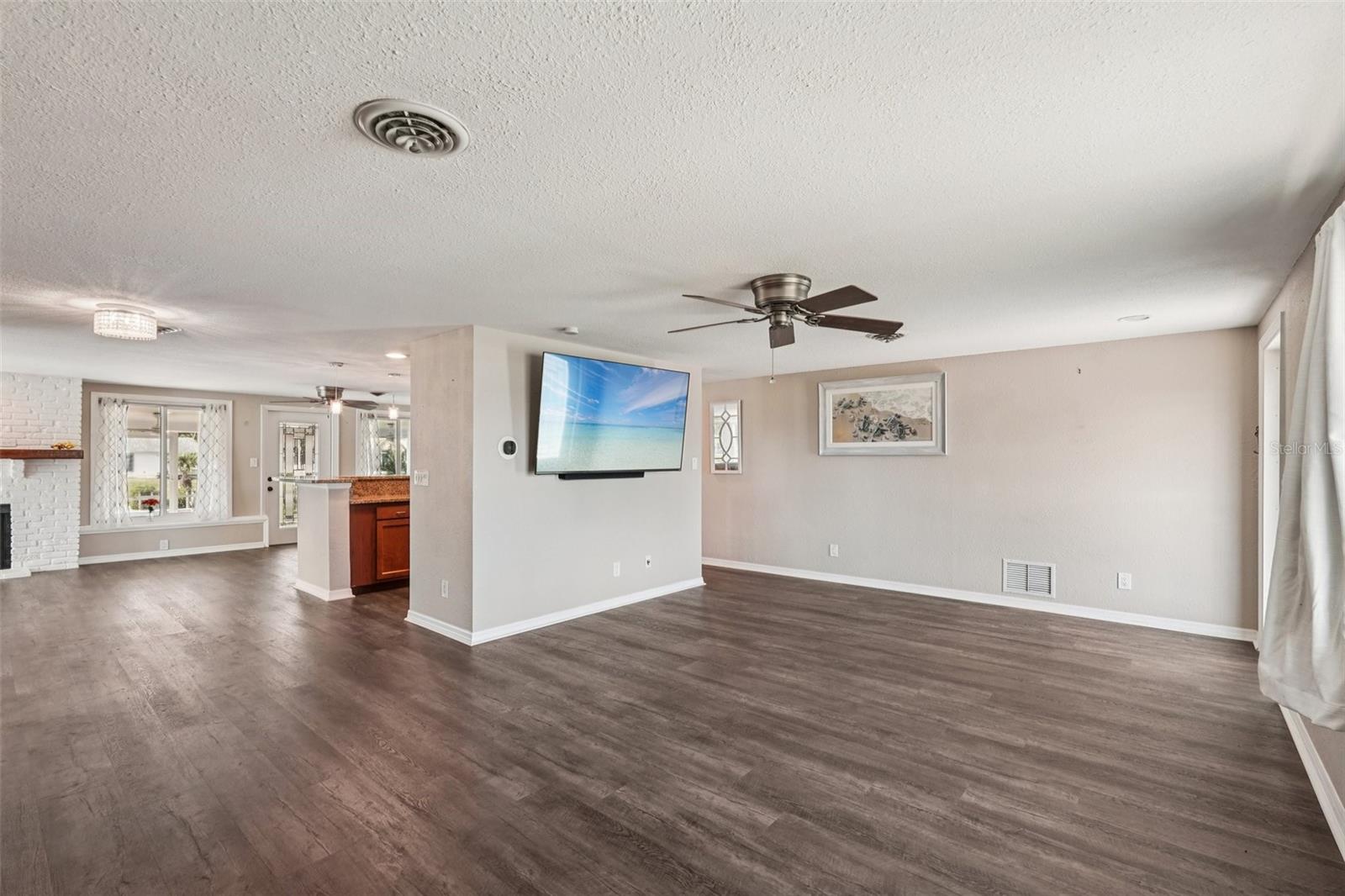 Image 8 of 46 For 1956 Greenlawn Drive