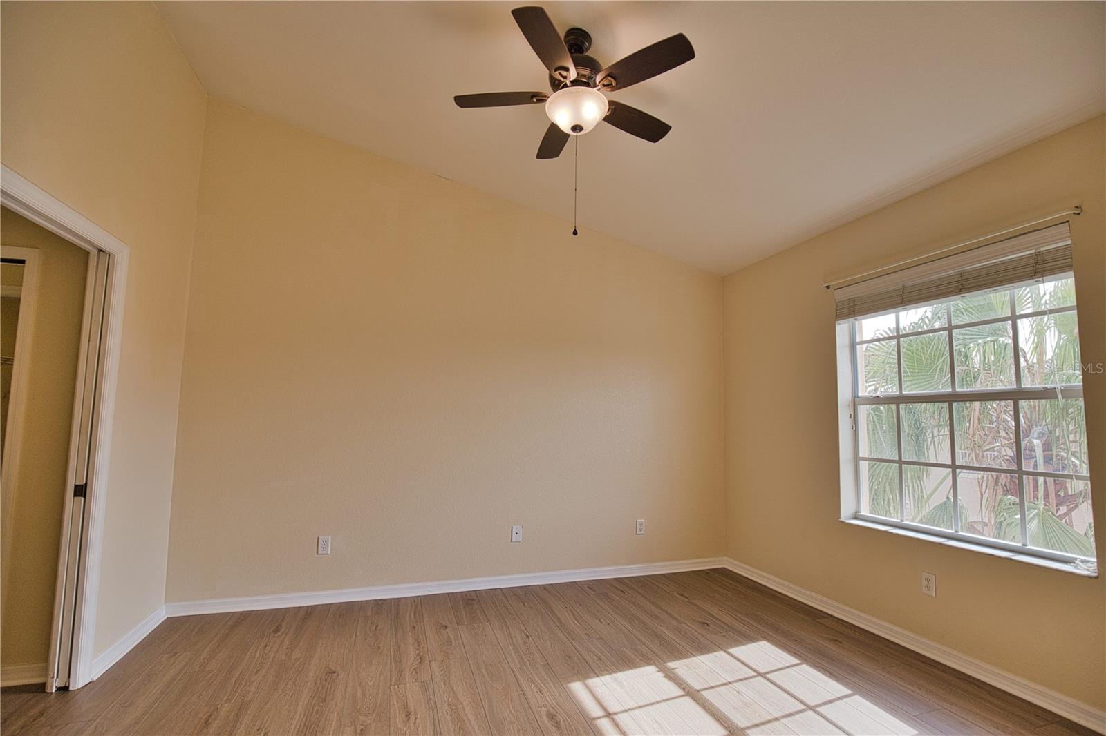 Image 16 of 33 For 150 L Pavia Boulevard 32