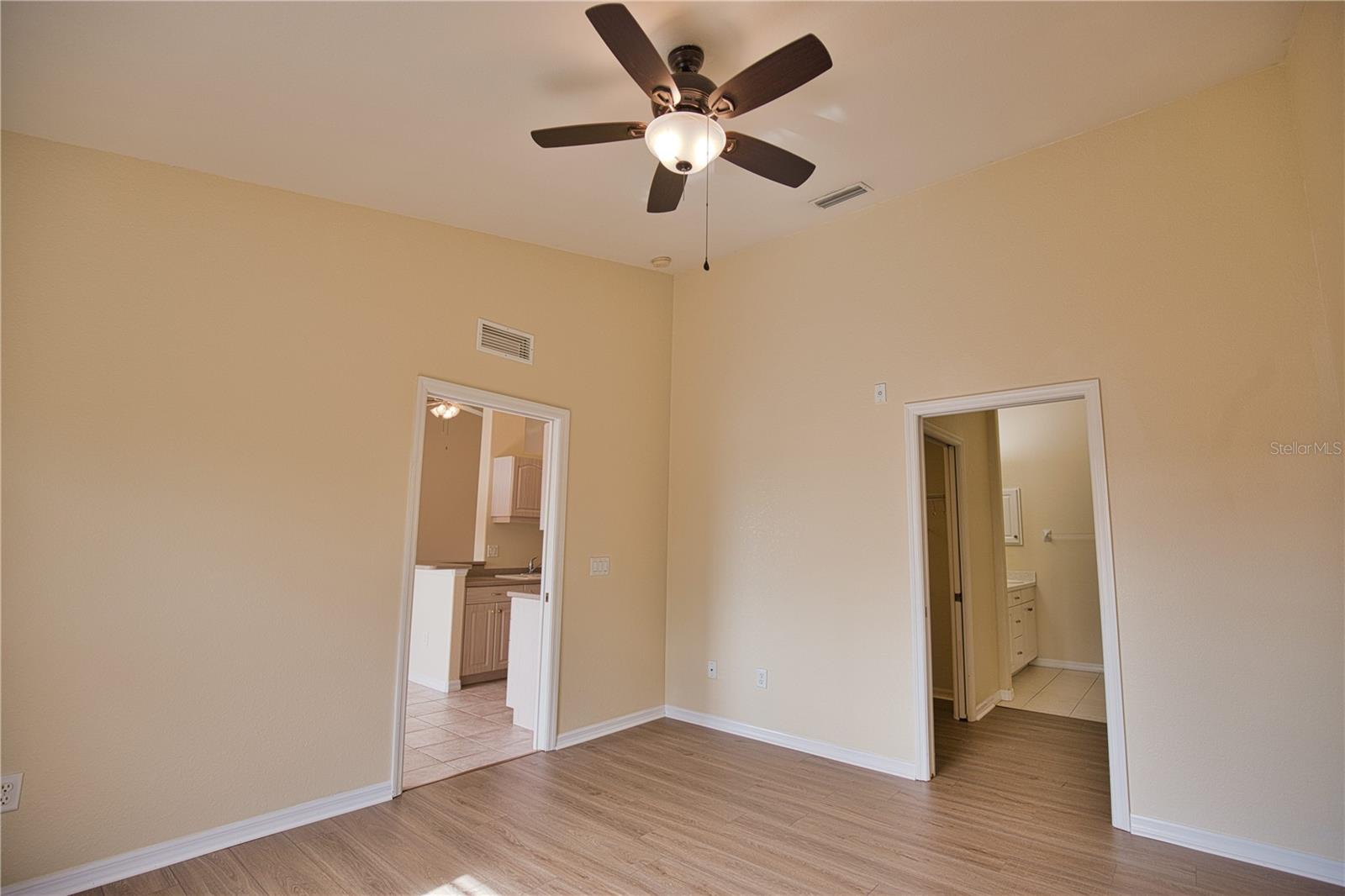 Image 17 of 33 For 150 L Pavia Boulevard 32