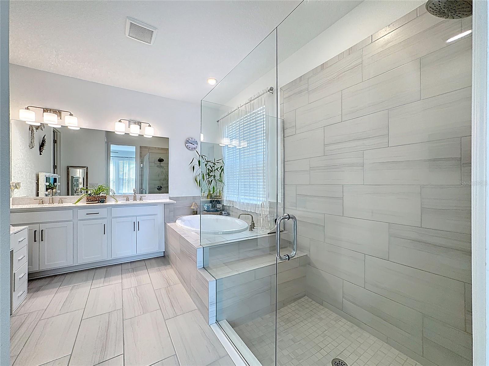 Image 40 of 72 For 5635 Blue Reef Place