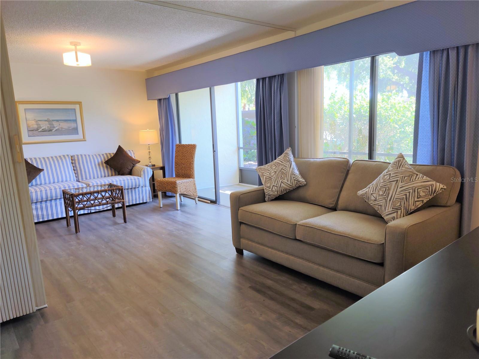 Image 13 of 44 For 650 Bird Bay Drive E 105