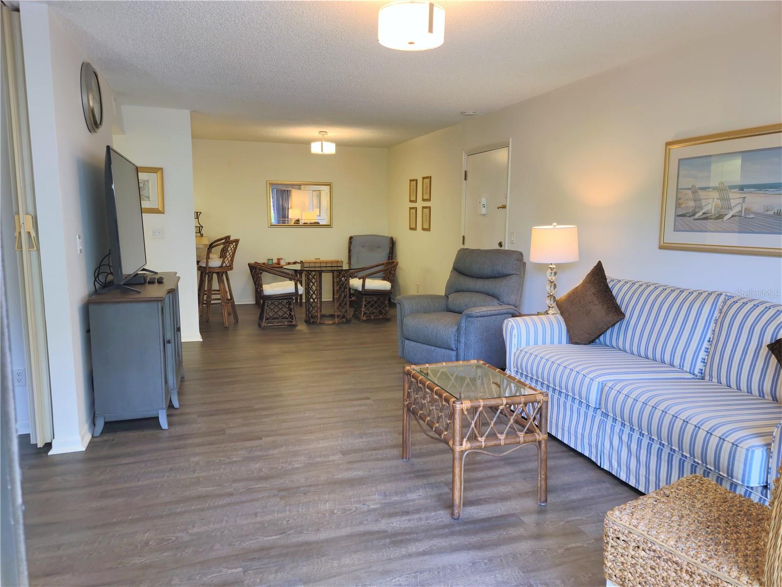 Image 20 of 44 For 650 Bird Bay Drive E 105