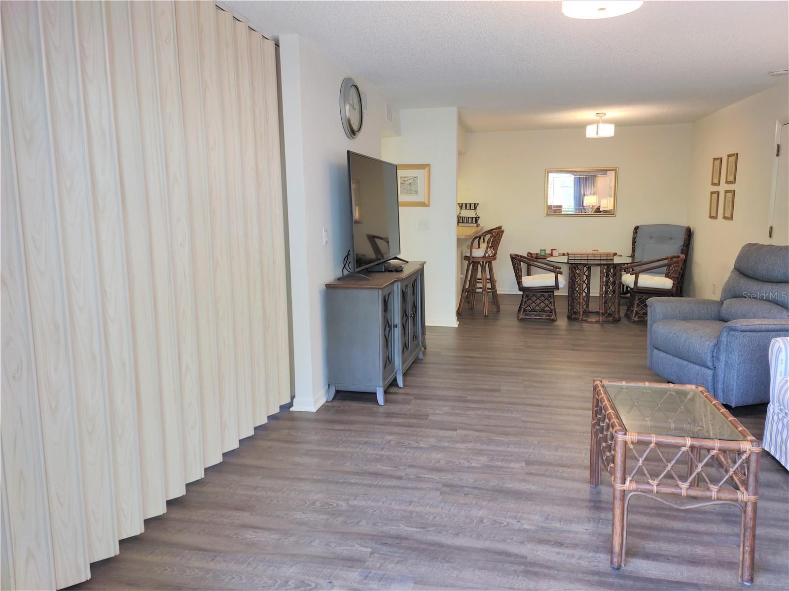 Image 8 of 44 For 650 Bird Bay Drive E 105