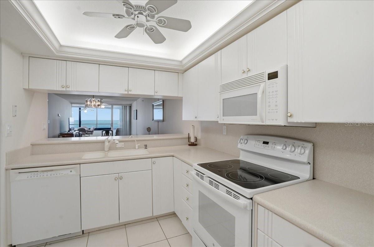 Image 11 of 64 For 840 The Esplanade N 206