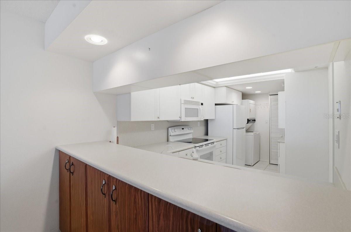 Image 13 of 64 For 840 The Esplanade N 206