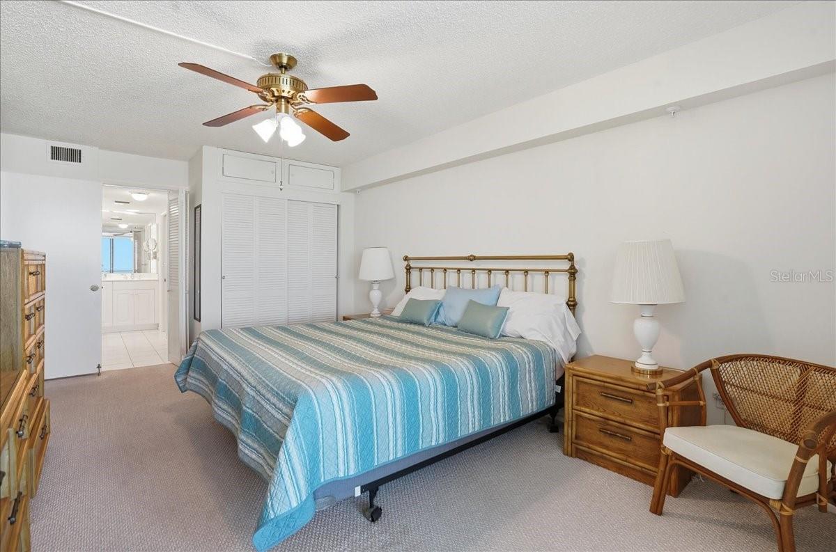 Image 34 of 64 For 840 The Esplanade N 206