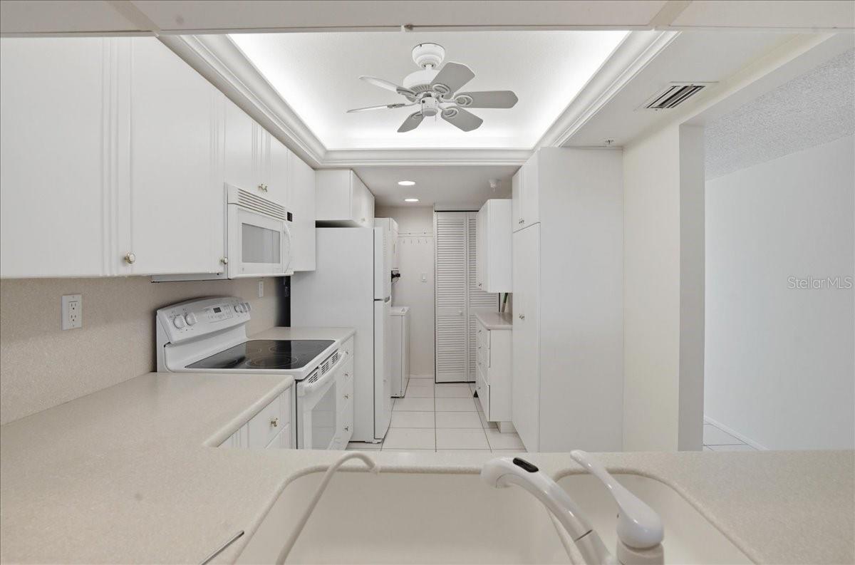 Image 6 of 64 For 840 The Esplanade N 206