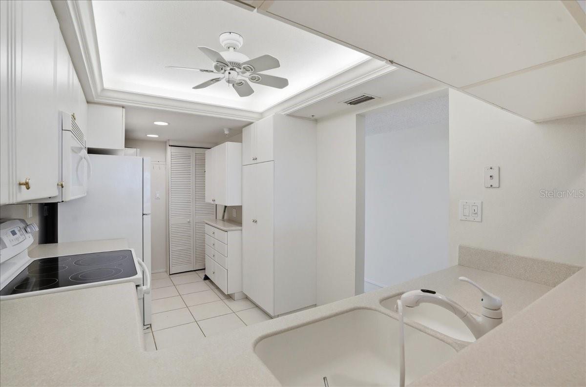 Image 7 of 64 For 840 The Esplanade N 206