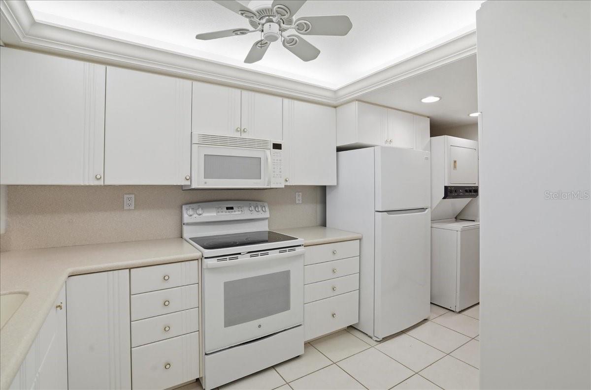 Image 9 of 64 For 840 The Esplanade N 206