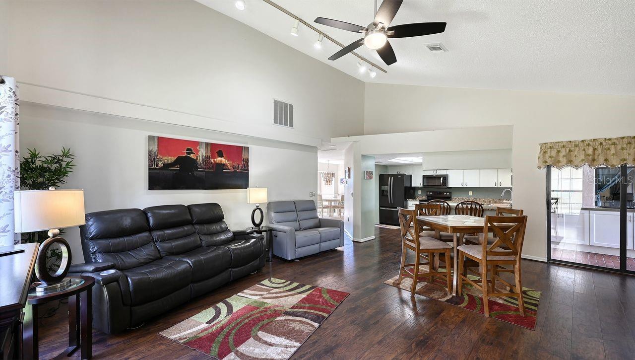 Image 14 of 45 For 1354 Roosevelt Drive