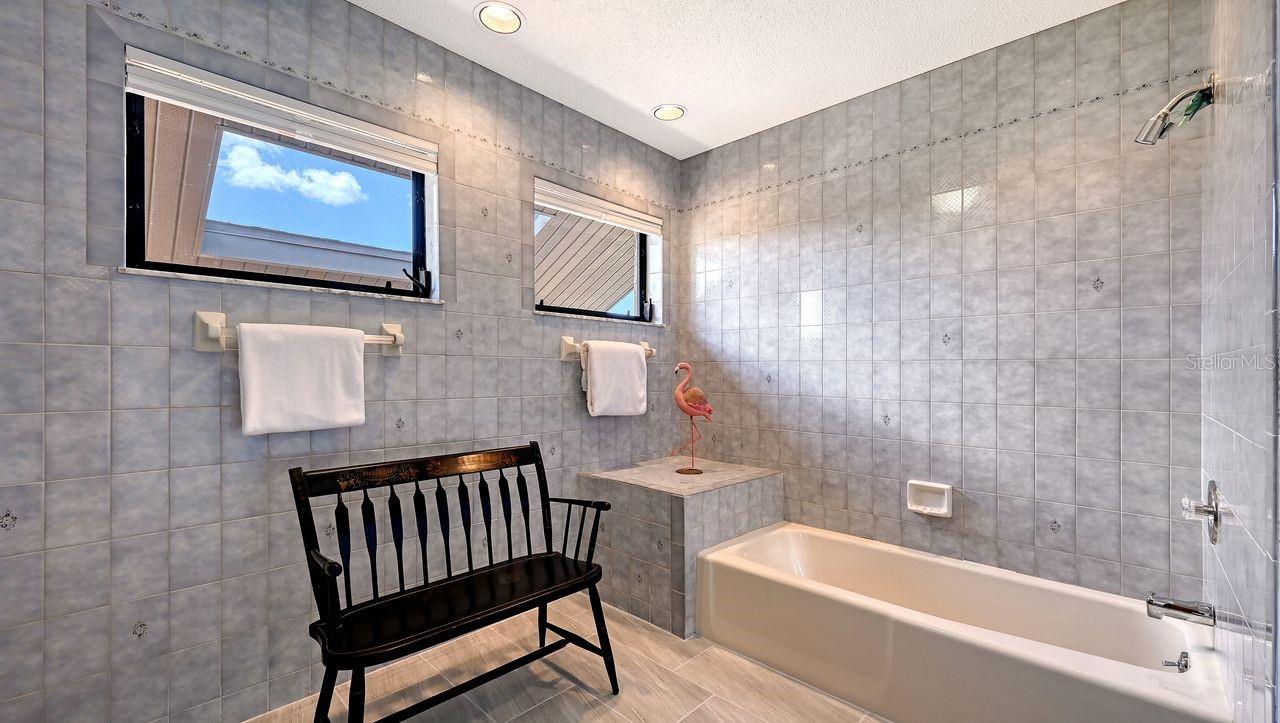 Image 21 of 45 For 1354 Roosevelt Drive