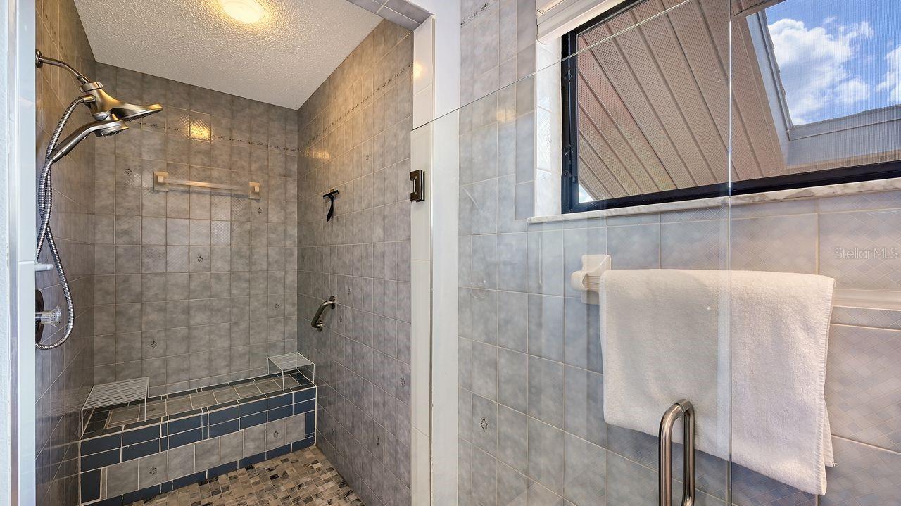 Image 23 of 45 For 1354 Roosevelt Drive