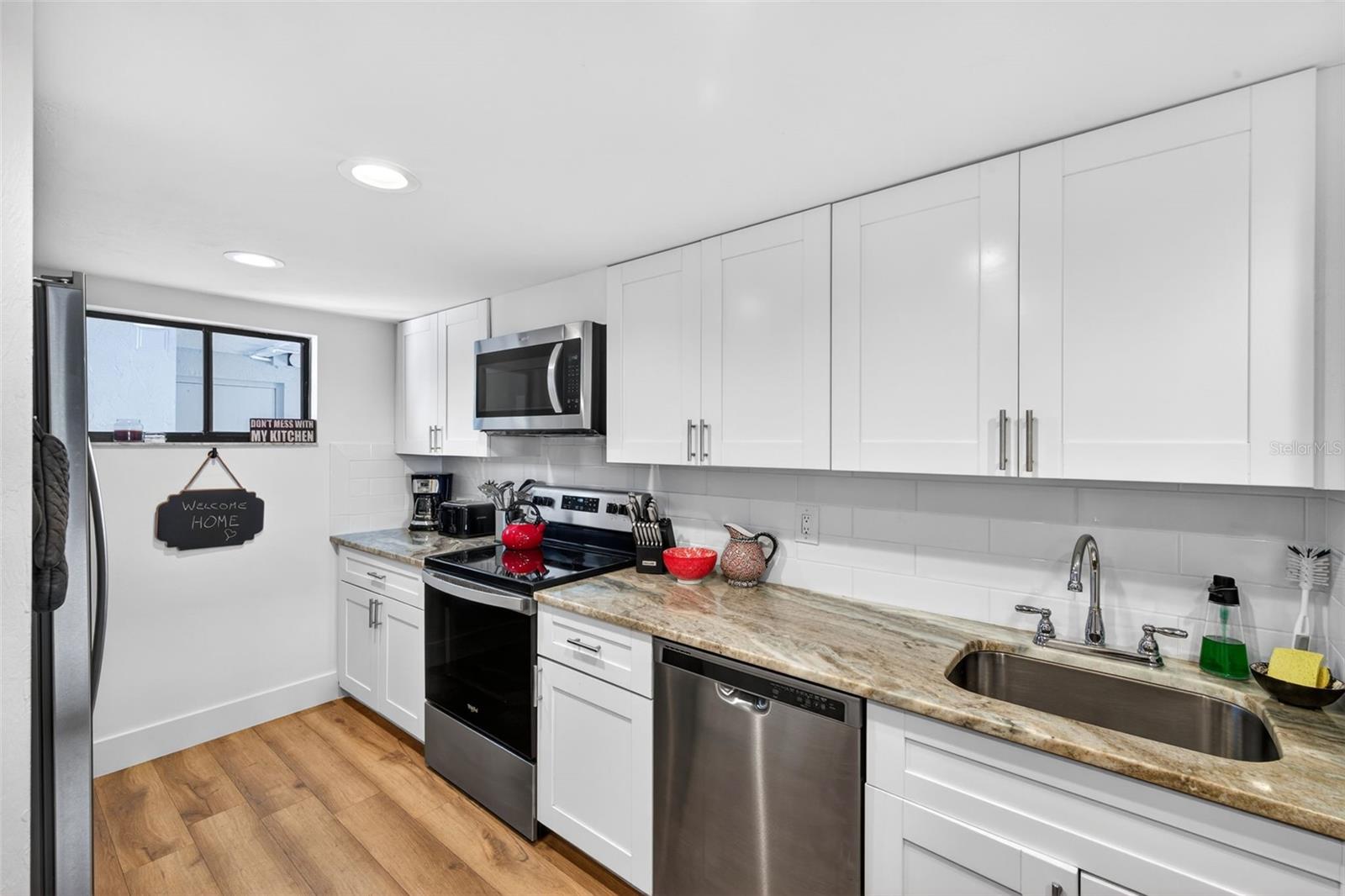 Image 12 of 41 For 2711 1st Street 203