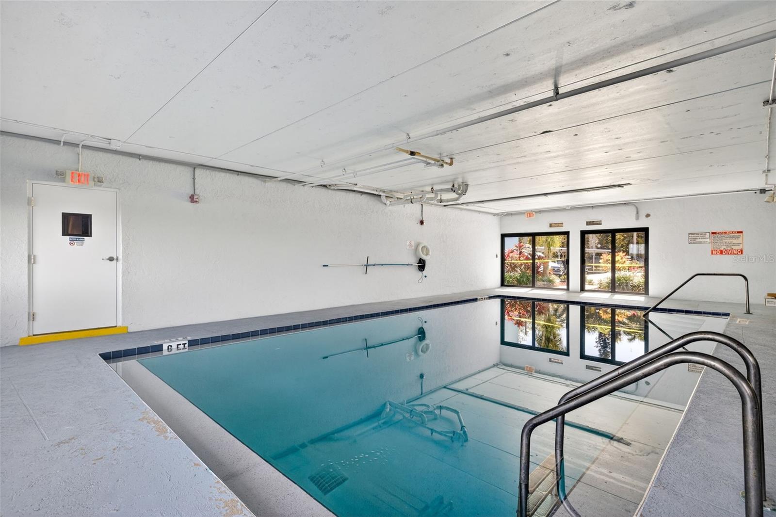 Image 27 of 41 For 2711 1st Street 203