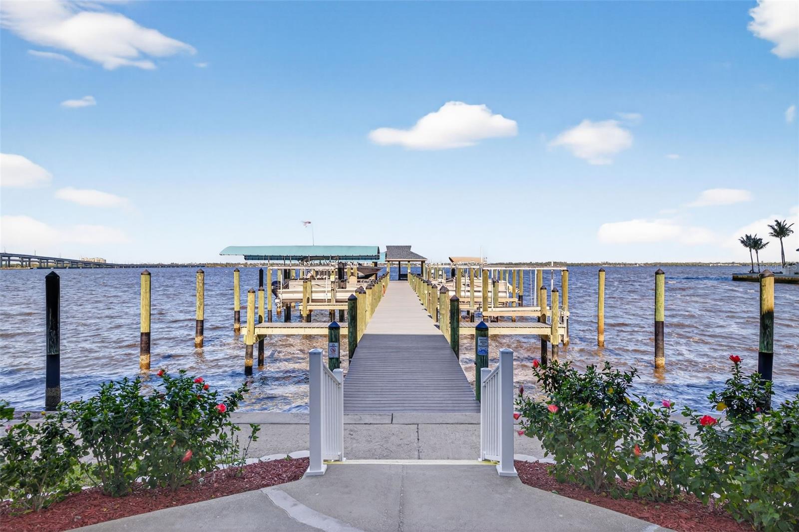 Image 29 of 41 For 2711 1st Street 203