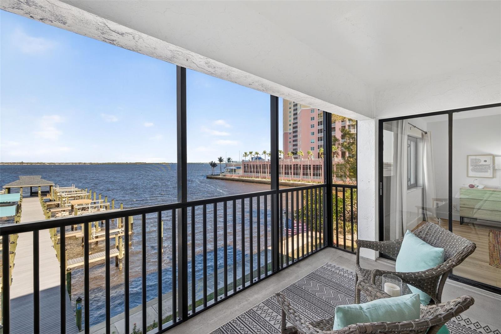 Image 4 of 41 For 2711 1st Street 203