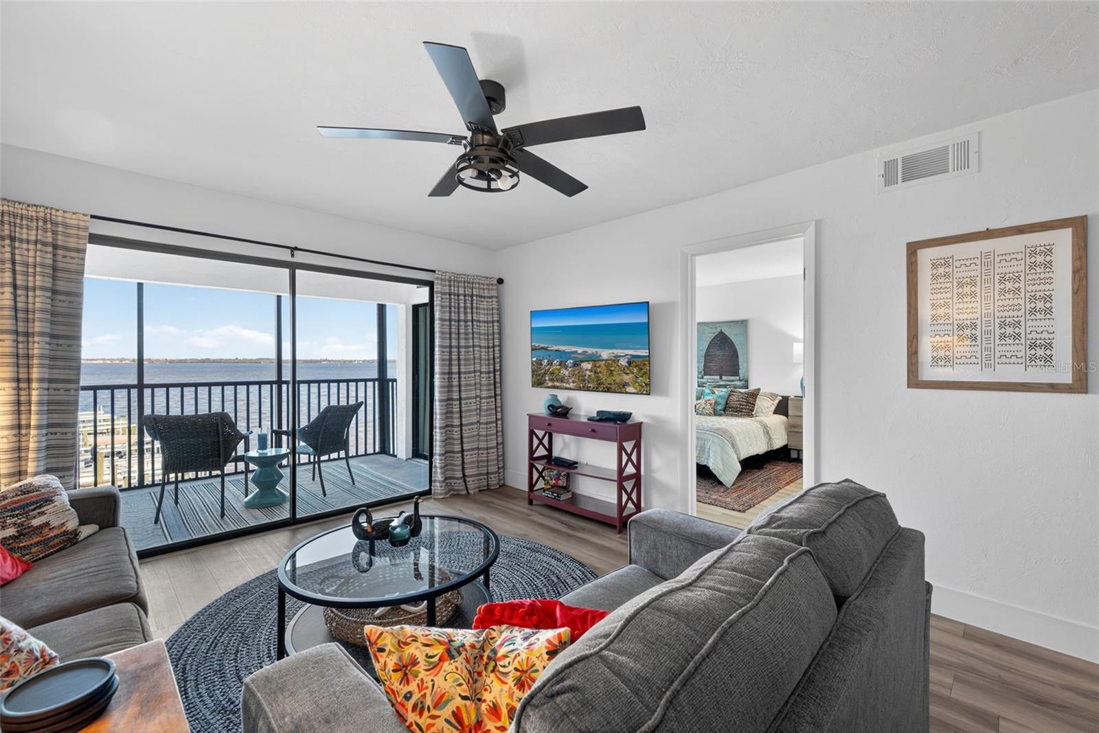 Image 6 of 41 For 2711 1st Street 203