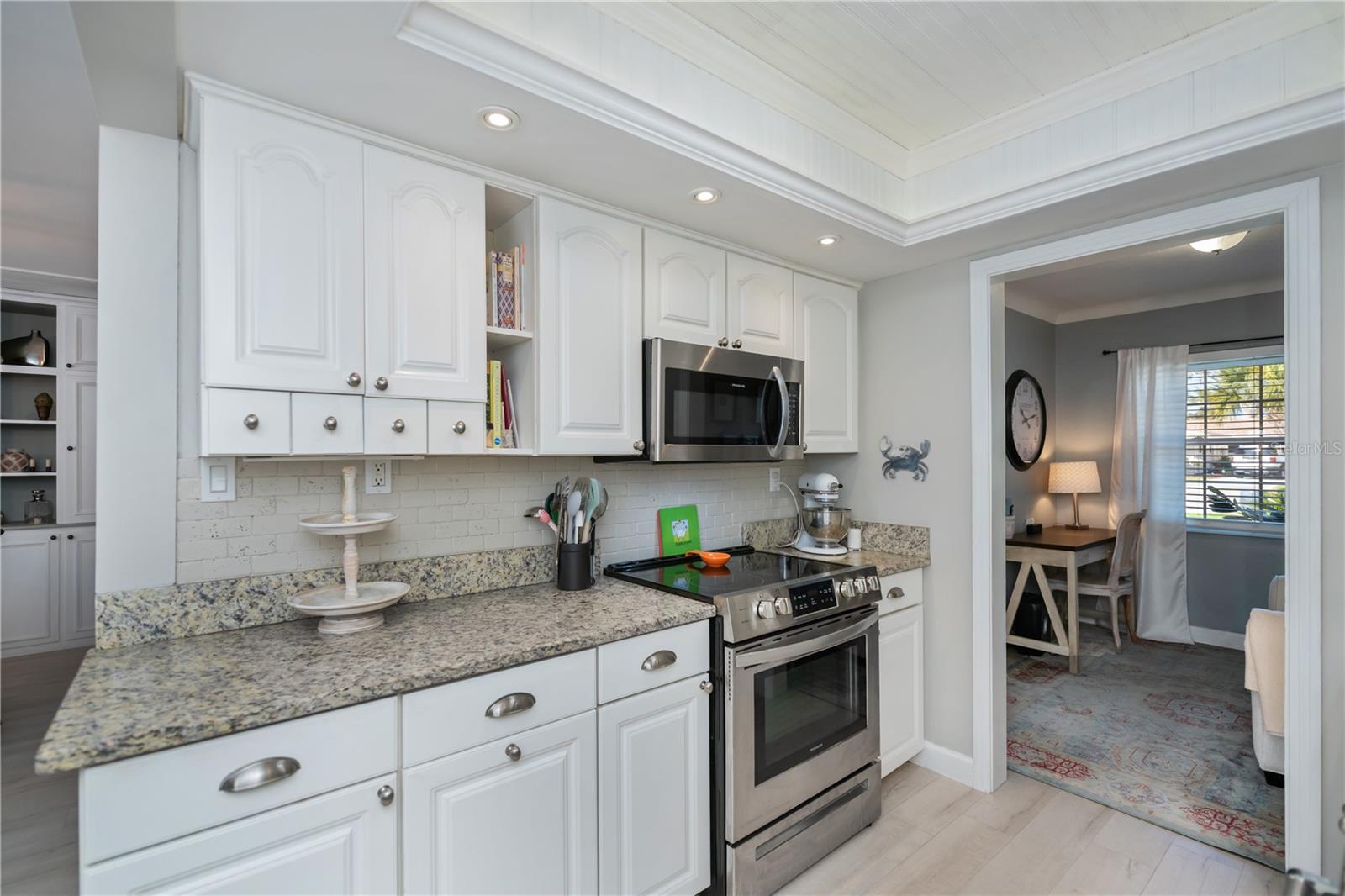 Image 23 of 70 For 809 Nokomis Avenue S