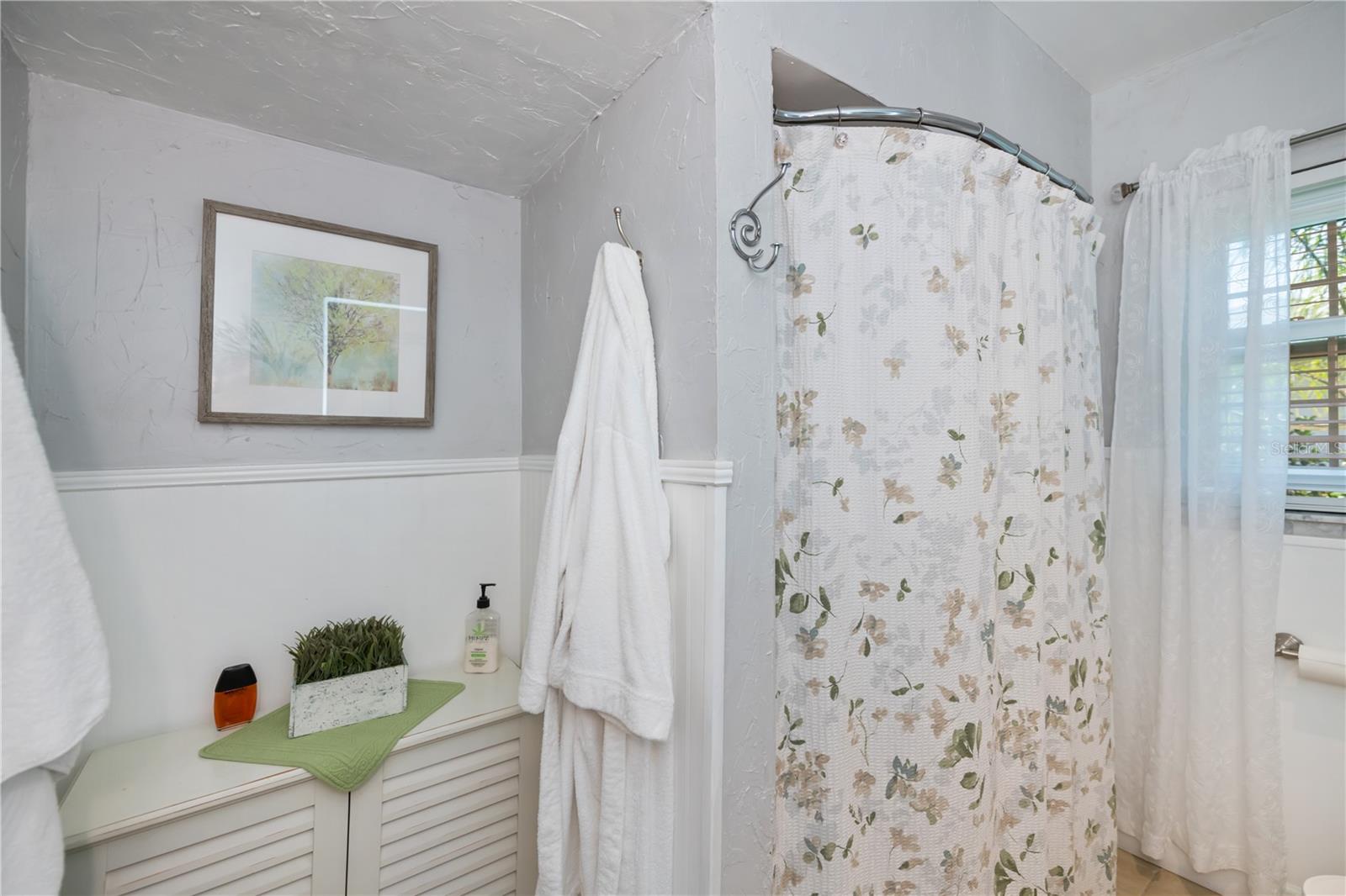 Image 43 of 70 For 809 Nokomis Avenue S