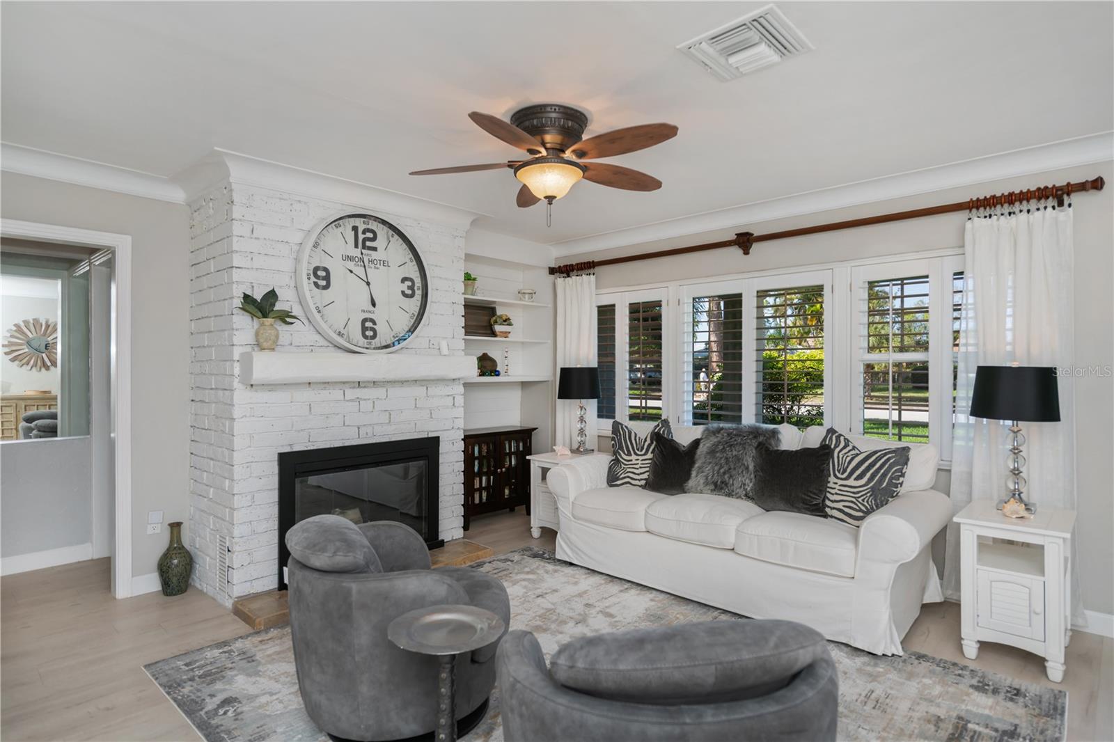 Image 7 of 70 For 809 Nokomis Avenue S