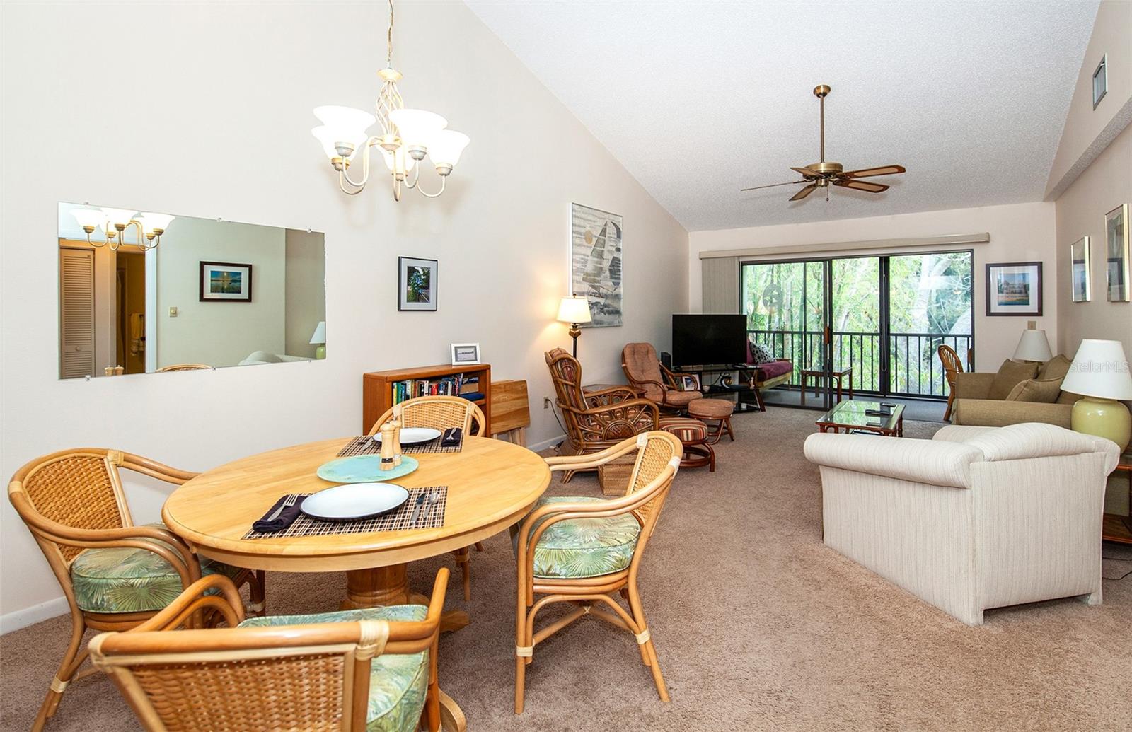 Image 10 of 54 For 862 Bird Bay Way 194