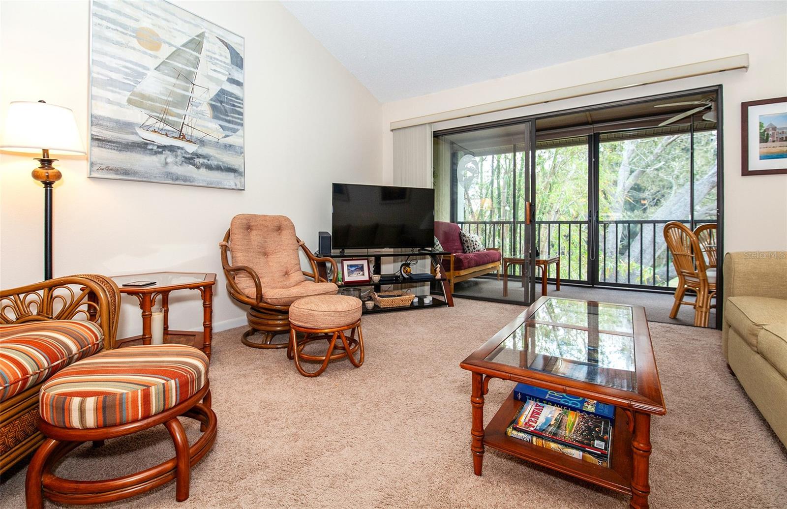 Image 16 of 54 For 862 Bird Bay Way 194