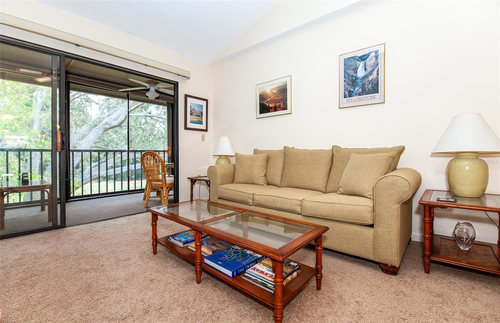 Image 17 of 54 For 862 Bird Bay Way 194