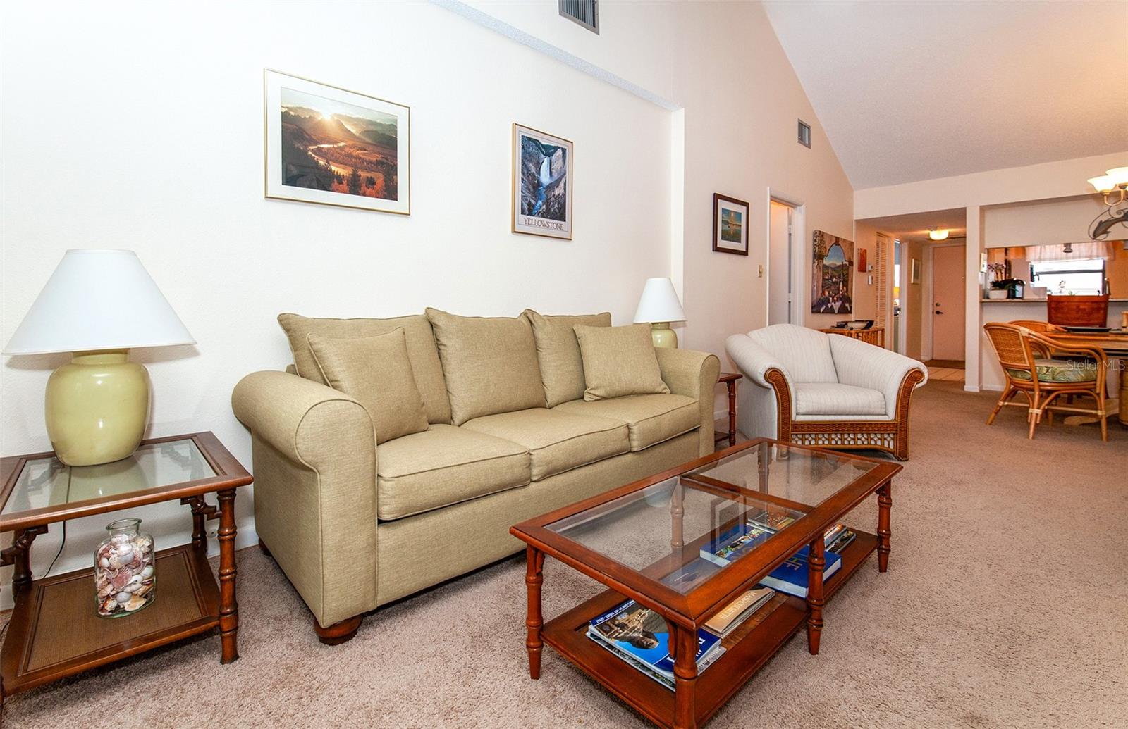 Image 18 of 54 For 862 Bird Bay Way 194