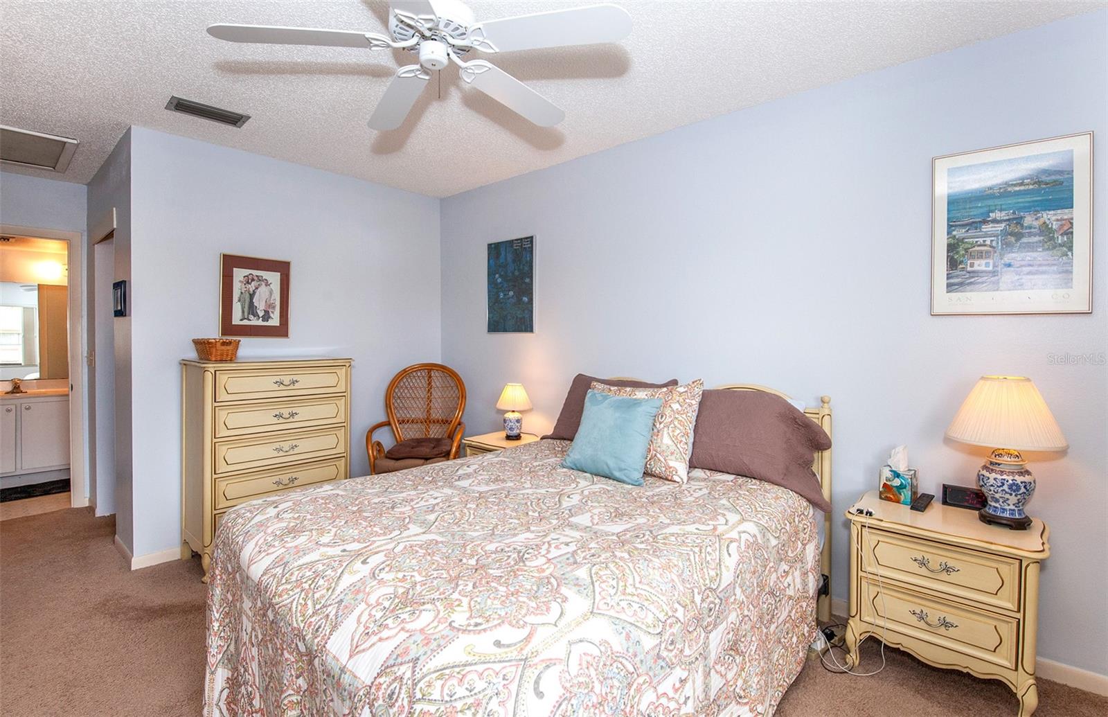 Image 23 of 54 For 862 Bird Bay Way 194