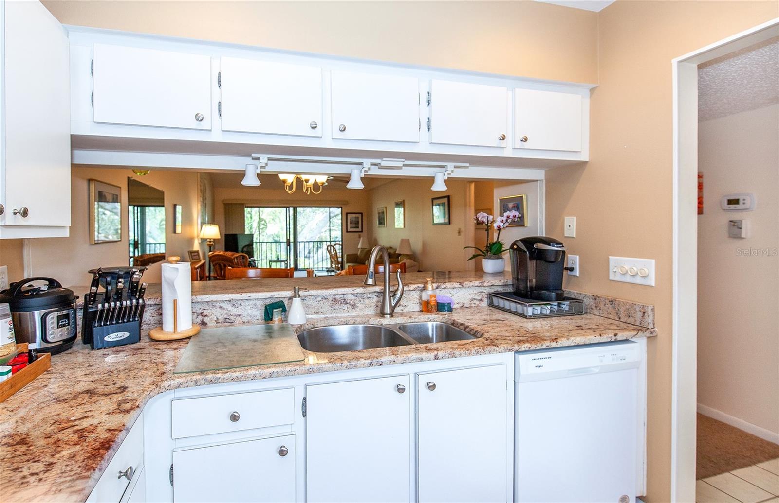 Image 6 of 54 For 862 Bird Bay Way 194