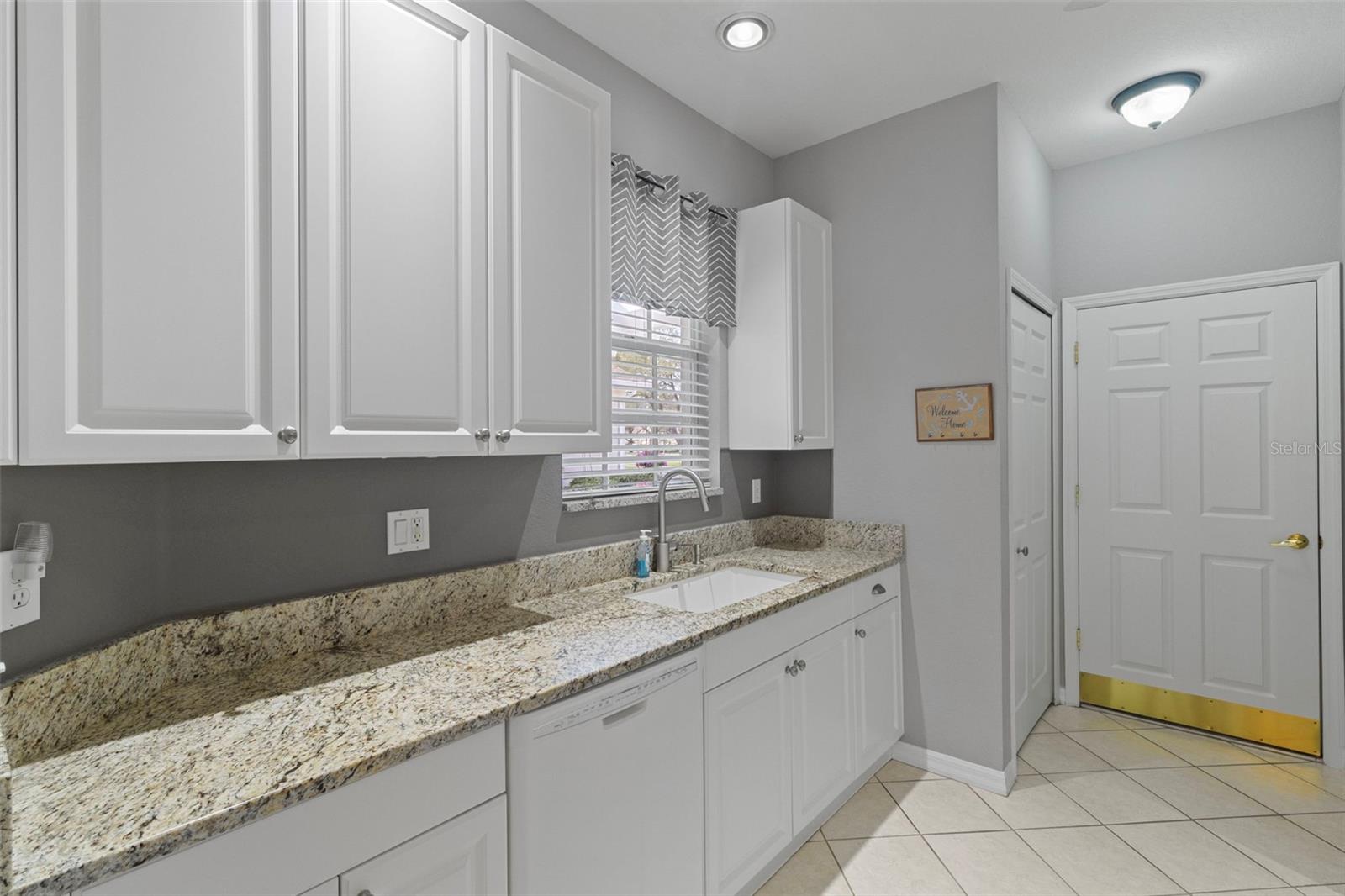 Image 11 of 48 For 2612 Peach Circle