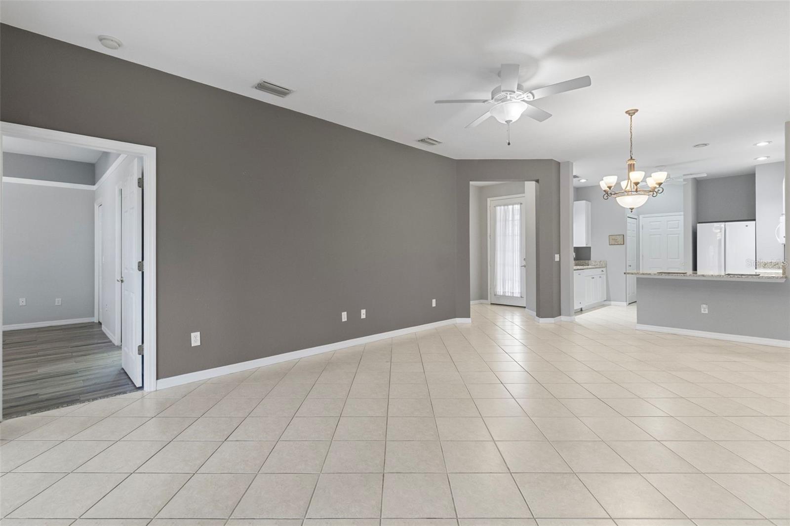 Image 17 of 48 For 2612 Peach Circle