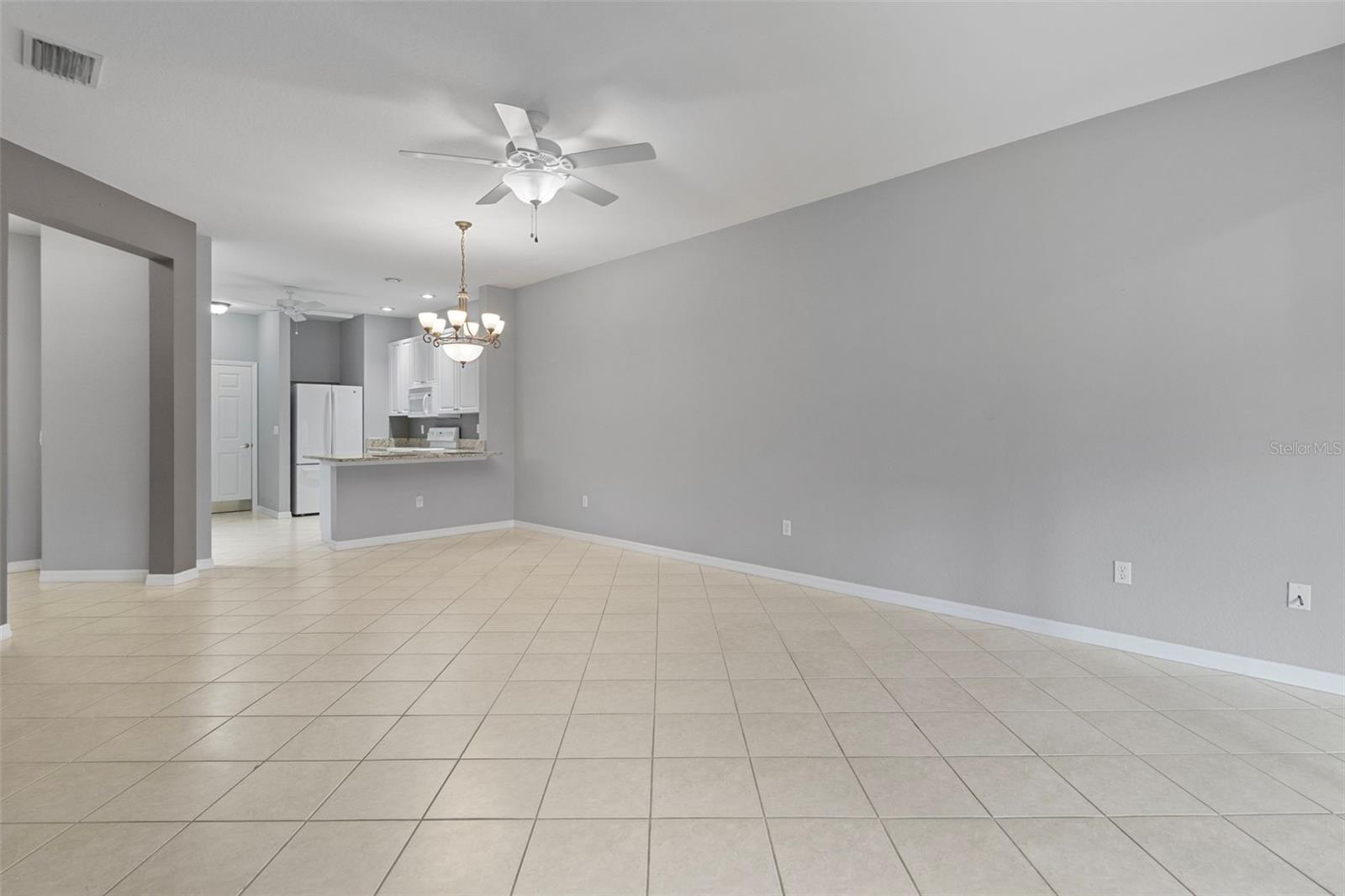 Image 18 of 48 For 2612 Peach Circle