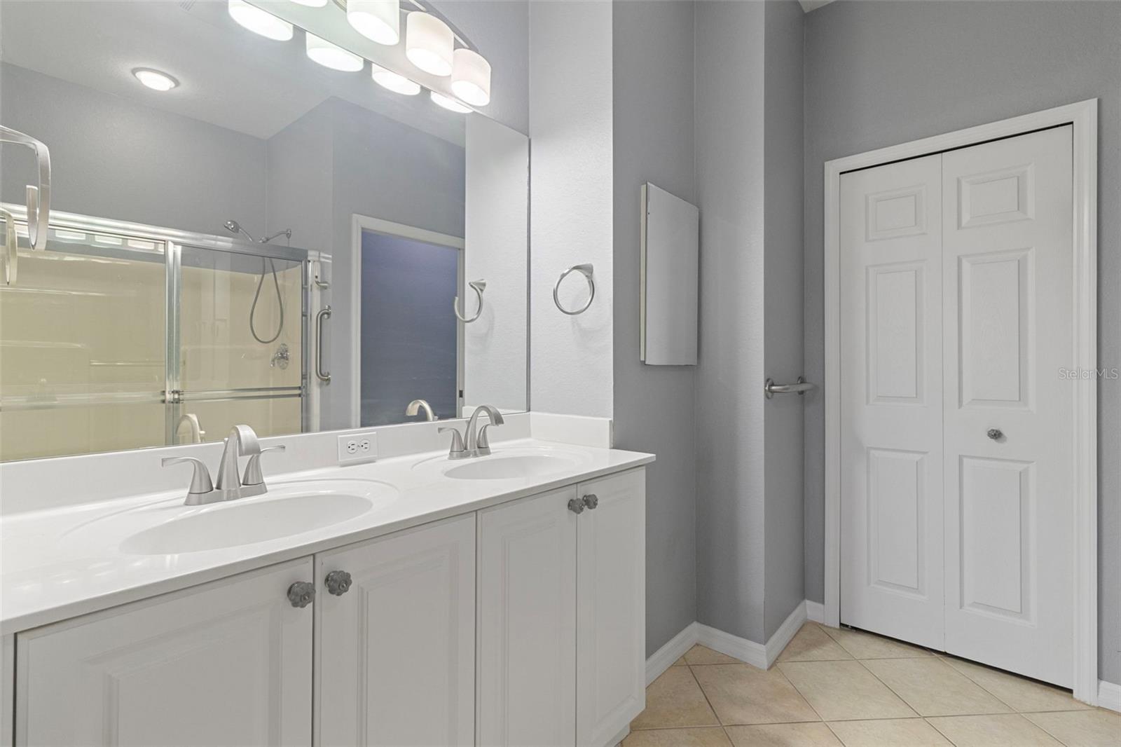 Image 25 of 48 For 2612 Peach Circle